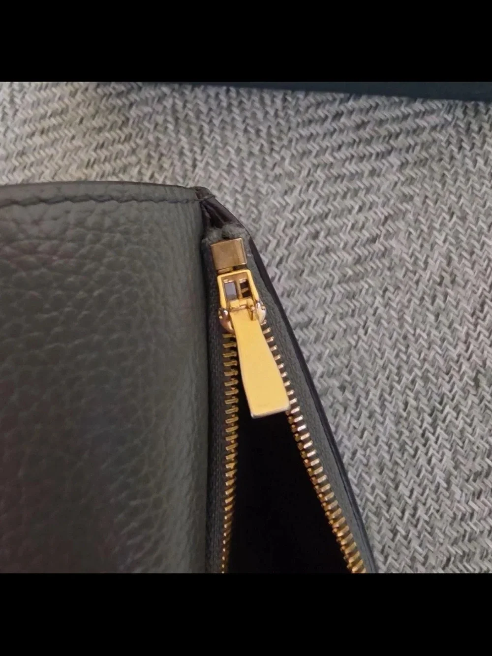 Mulberry Black Pebbled Leather Card & Key Holder with Gold Turnlock
